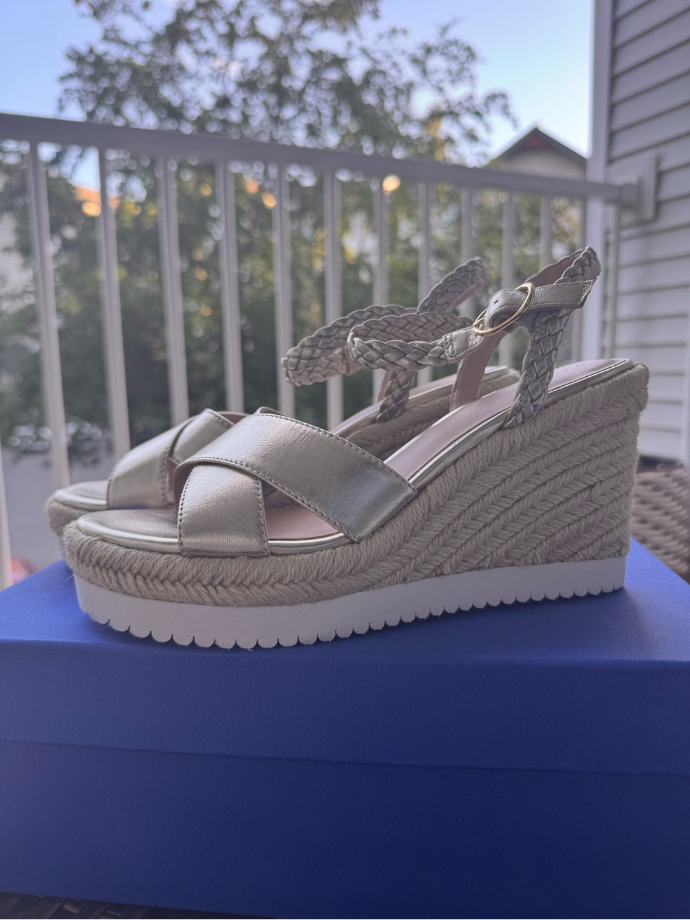 Stuart Weitzman Woven Espadrille Wedge Sandals in Metallic Gold size 36